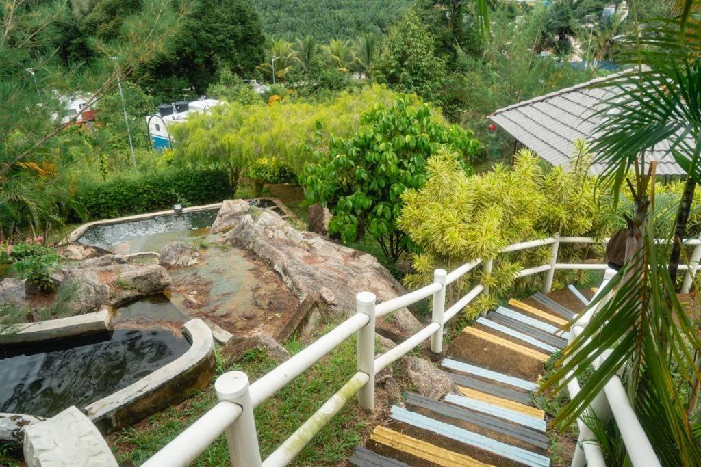 Durian Ecolodge Тампин Экстерьер фото